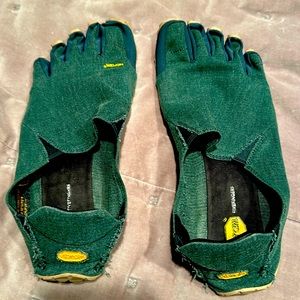Vibram CVT LB men’s shoes, Green and Beige Size US 11/EU 45